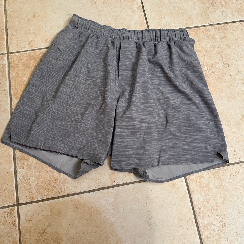 Lululemon Men's Silver 5” Athletic Shorts w/ liner
